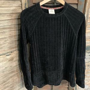 Knox Rose sweater with pretty sleeve detail